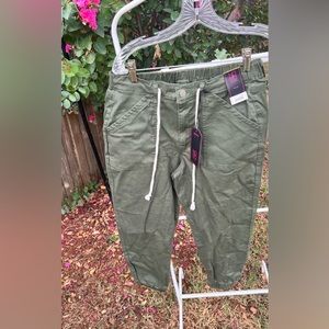NWT No Boundaries High Rise utility crop L/G pants
